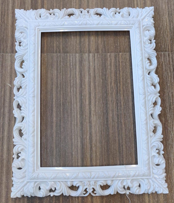 White Plastic Oval Frame For Decor