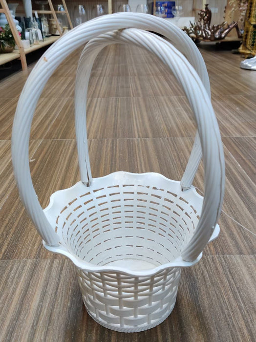 White Plastic Oval Shape Mini Basket For Decor Prospective